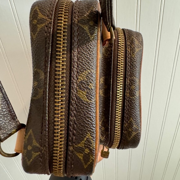 Louis Vuitton Amazon Vintage Monogram Crossbody Bag. P0016 - Picture 7 of 15